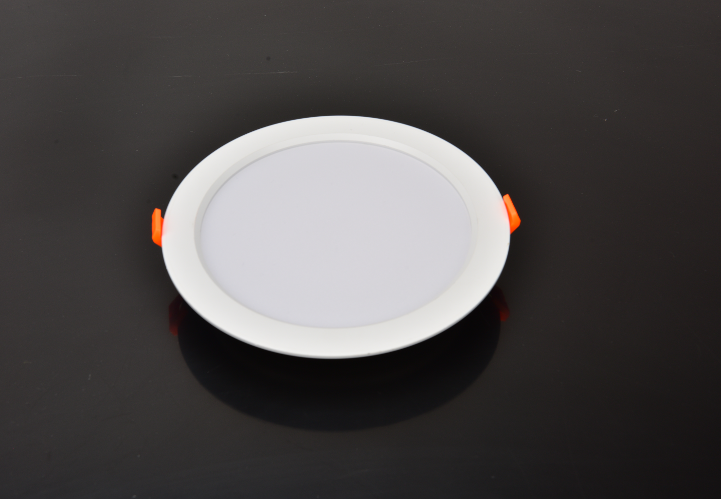 嵌入式节能筒灯，简约百搭的照明实力派 - 1