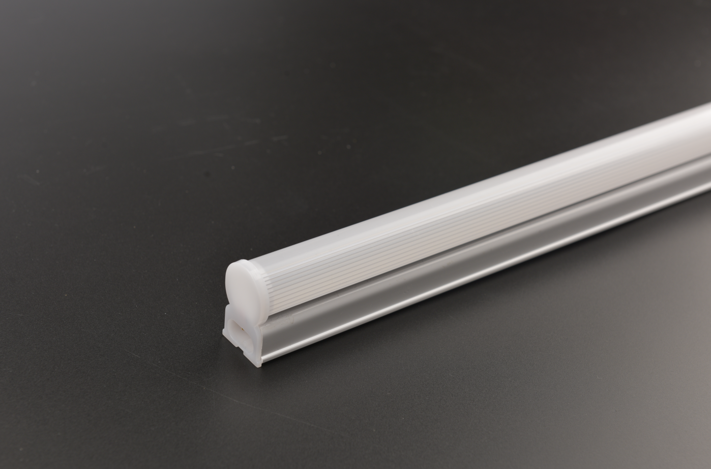 T5LED常亮一体支架灯管-全塑光学pc - 1